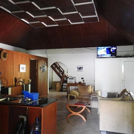 L'Oasi Guest House Baie Lazare  Экстерьер фото