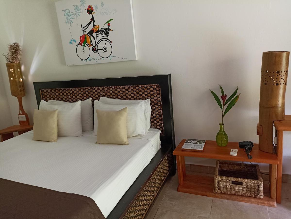 L'Oasi Guest House Baie Lazare  Экстерьер фото
