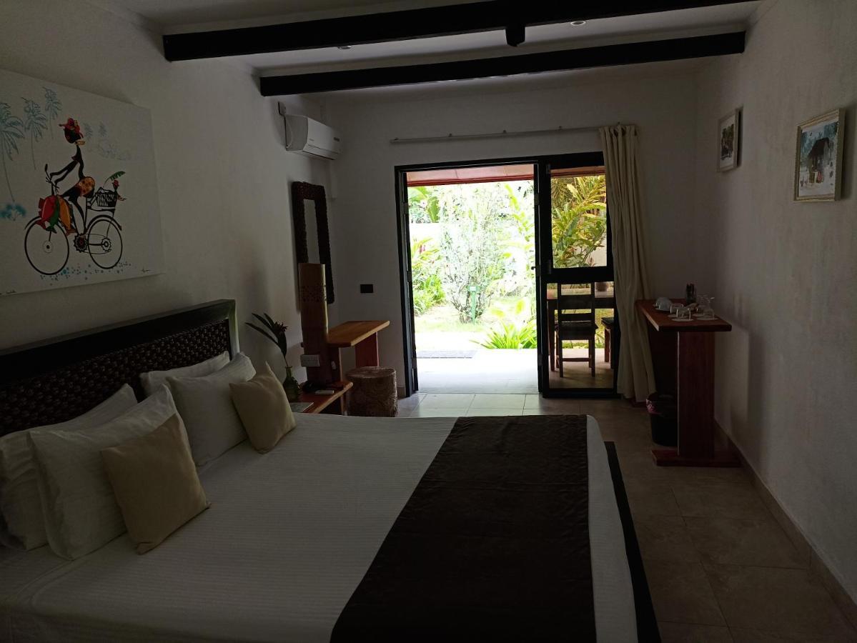 L'Oasi Guest House Baie Lazare  Экстерьер фото